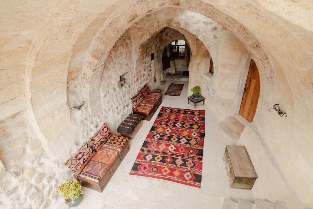 Sultan Cave Suites