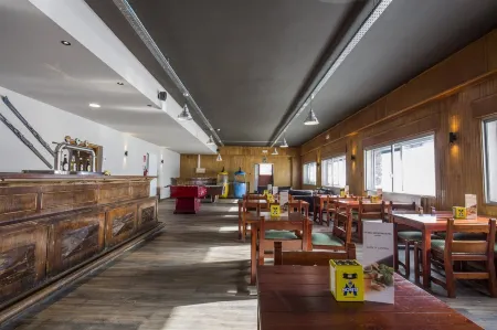 Pic Maià Mountain Hotel Отели в г. Encamp