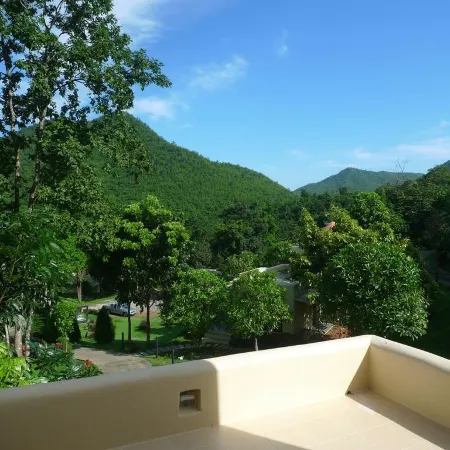 Hi-Scene Resort