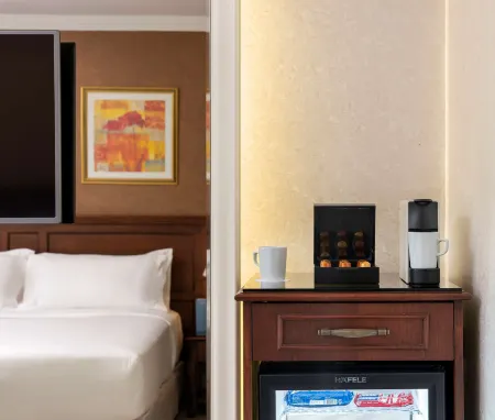 Occidental Taksim Отели рядом с достопримечательностью «Museum of Adam Mickiewicz»