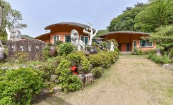 Hoengseong Haetbitdungji Pension