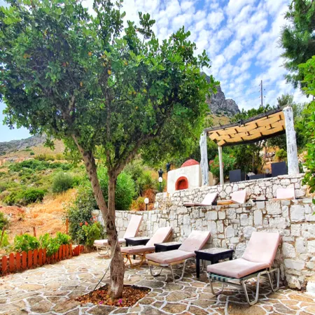 Beautiful and Spacious Room Near Cretan Sea