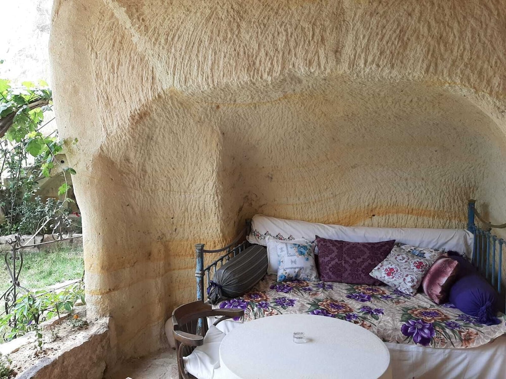 Elkep Evi Cave Hotel