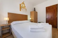 O 03 - Bedroom 3 in São Gonçalo Central Guesthouse - Pensions