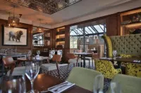 Royal Oak Hotel - breakfast