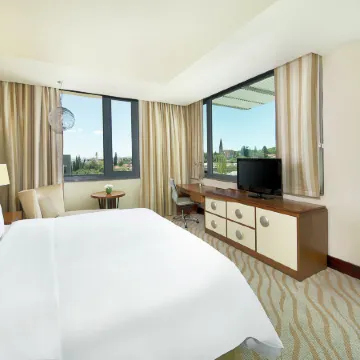 Hilton Windhoek Отели в г. Виндхук