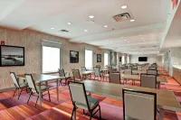 Home2 Suites by Hilton Beaufort - parking