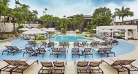 Hilton Trinidad & Conference Centre - parking