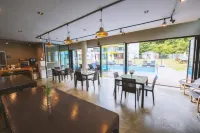 Pyeongchang Dog Millie Pension (Dog Park, Sauna, Cafe)