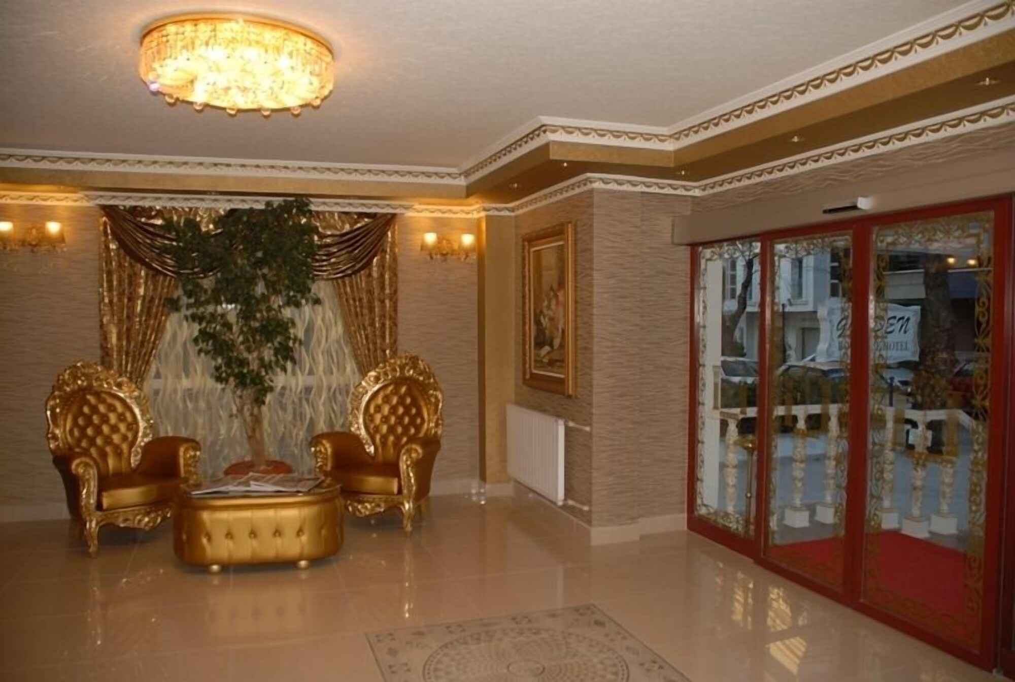 Golden Boutique Hotel