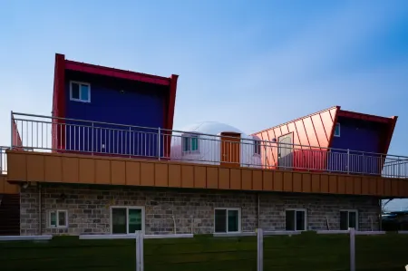 Hwaseong (Jebudo) Nagrang Pension Отели рядом с достопримечательностью «Chebu-do»