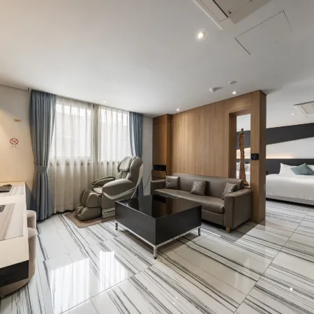 Royal Prime Hotel