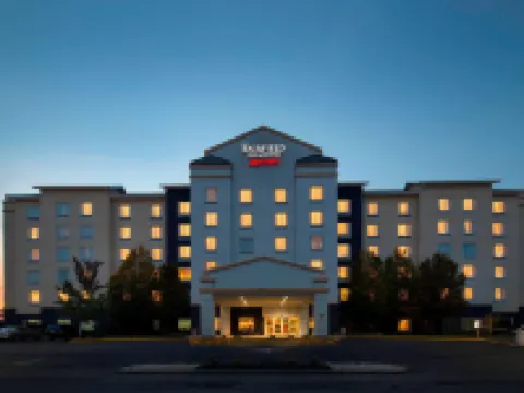Fairfield Inn & Suites Newark Liberty International Airport Hotels in Newark