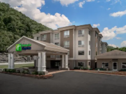 Holiday Inn Express & Suites PIKEVILLE by IHG Hotels in Pike County