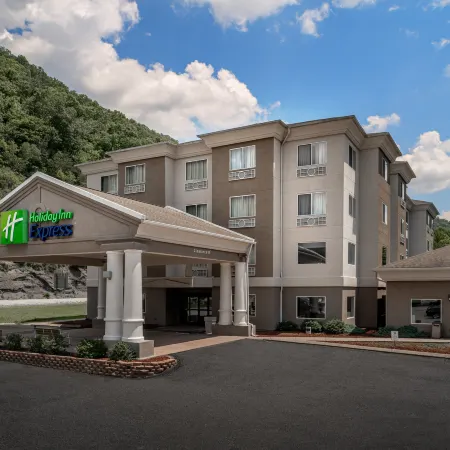 Holiday Inn Express & Suites PIKEVILLE by IHG