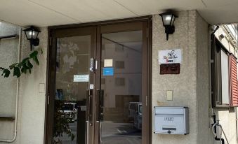 Flat Peace Chair House