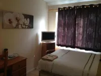 Double Room Private Shower Room - Deg-yr Hotel di Harlington