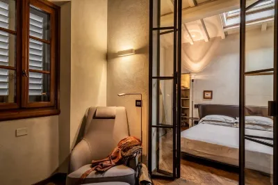 Oltrarno 1881 Apartments Hotels in San Frediano