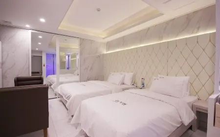 Yeongju Sanchaek Self Check-in Motel Отели рядом с достопримечательностью «Сосу-совон»