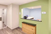 WoodSpring Suites Fayetteville I-49