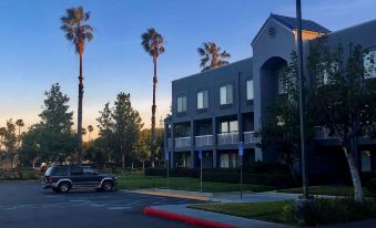 SureStay Hotel by Best Western Ontario Airport