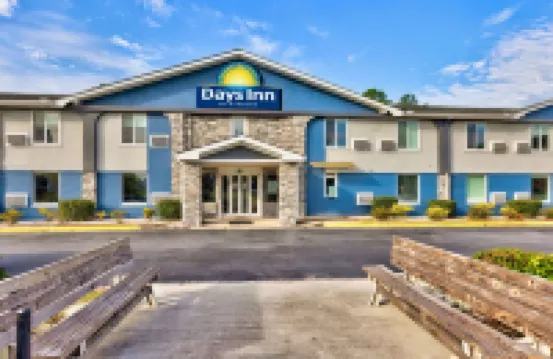 Days Inn by Wyndham Savannah Gateway I-95 Hotels in Savannah