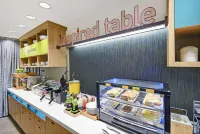 Home2 Suites by Hilton Blacksburg - Bữa sáng
