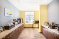 Days Inn & Suites by Wyndham Kearney - breakfast