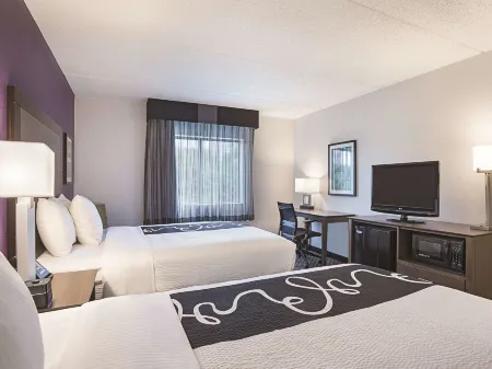 La Quinta Inn & Suites by Wyndham Baltimore BWI Airport