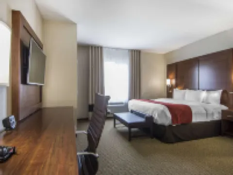 Comfort Suites Regina Hotels in Regina