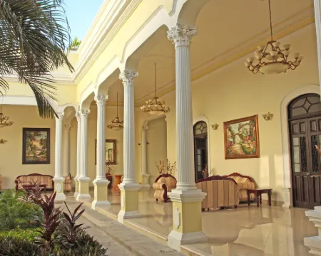 그랜 레알 유카탄 메리다 호텔