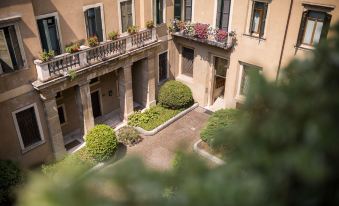 Escalus Luxury Suites Verona