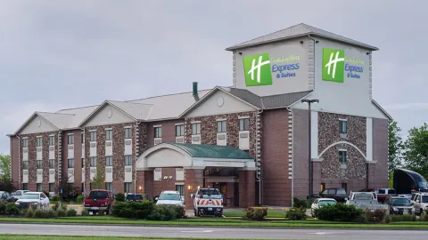 Holiday Inn Express & Suites OLATHE SOUTH by IHG in Olathe