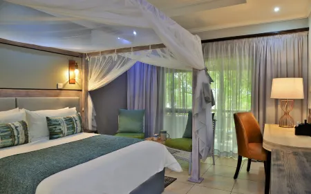 Cresta Mowana Safari Resort & Spa