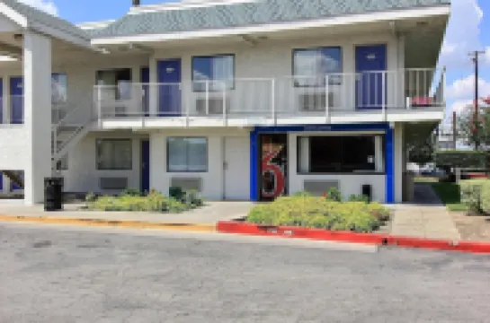 Motel 6-Austin, TX - North Central Hotel di Austin