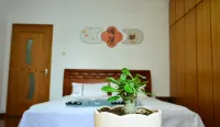 Zhiyou Ninde Zhongs Assitant Apartment (Cuihu Street)