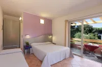 Residence Pineta Отели рядом с достопримечательностью «Ingresso Ai Resti Del Tempio Di Talamonaccio»
