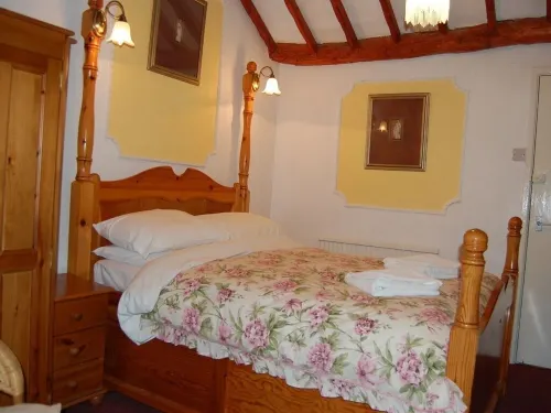 Britannia Inn Hotels in Llandegla