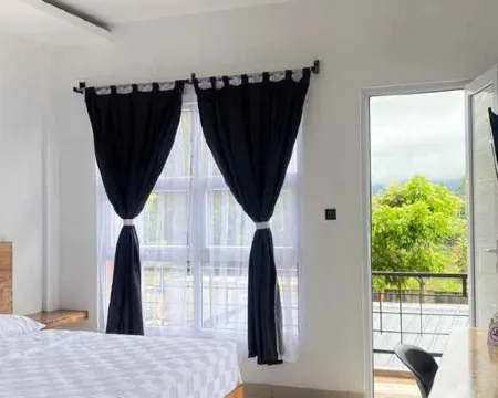 Uluna Hotel Hoteles en Berastagi