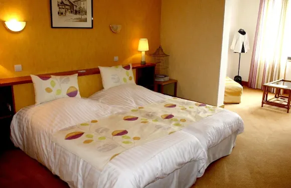 烏斯塔勒德爾巴里酒店