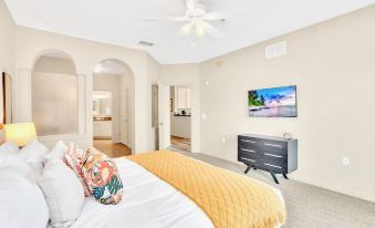 3Br Condo Close to Disney w Hot Tub and Pool