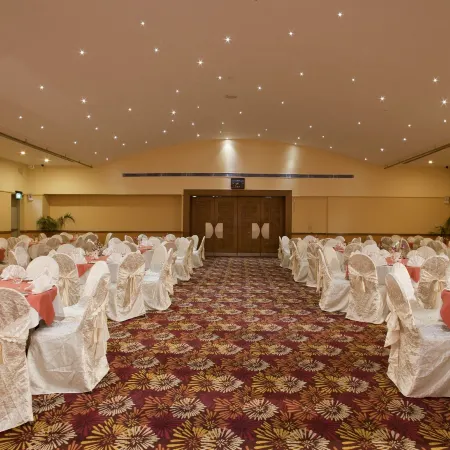 Lakeshore Grand Hotel