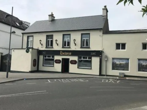 Ewings Bar & Self-Catering Accommodation