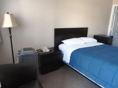 Stratford Motel Отели в г. Юкон