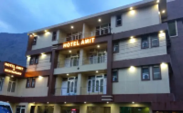 Hotel Amit - 5 Mins Drive to Airport