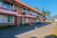 RedDoorz Syariah near Kopeng Treetop Adventure Hotel dekat Toko Kelontong Ibu Yuni