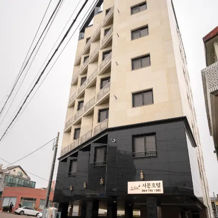 Jeju Seomun Residence Hotel Отели рядом с достопримечательностью «Храм Сонкванса»