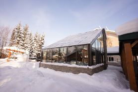 Pike's Waterfront Lodge