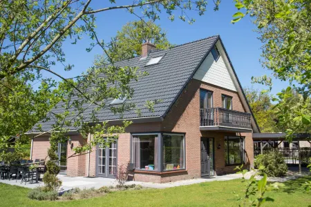 EuroParcs Reestervallei Отели в г. Wanneperveen