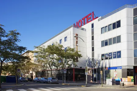 Hotel Domo Отели рядом с достопримечательностью «Torres»